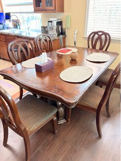 Dinning table /6 chairs