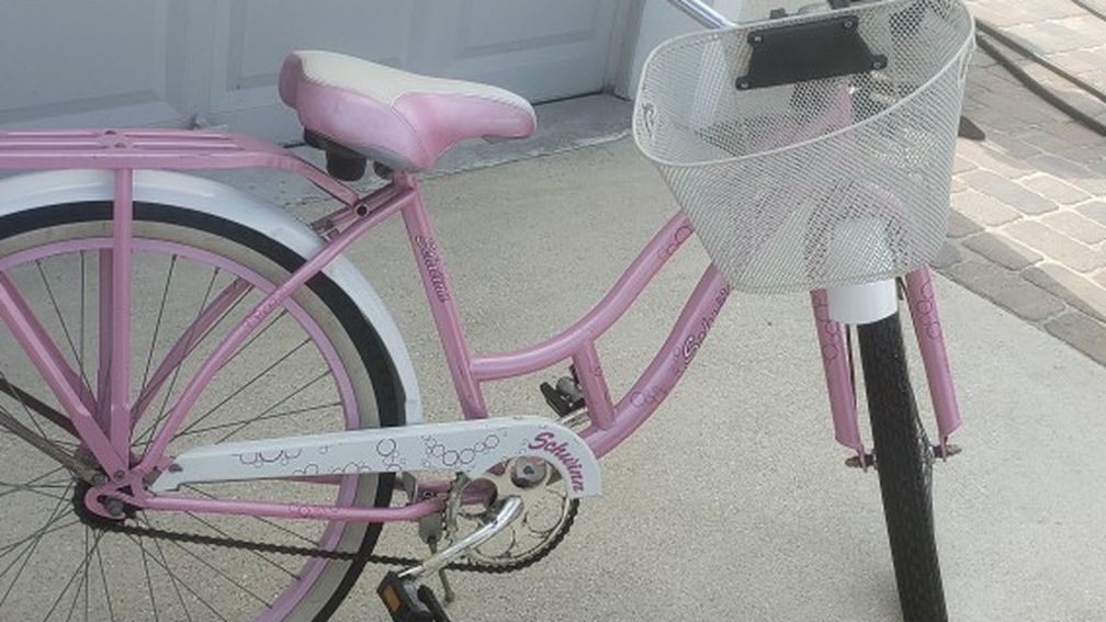 Womams Pink 26" Schwinn Delmar Beach Cruiser