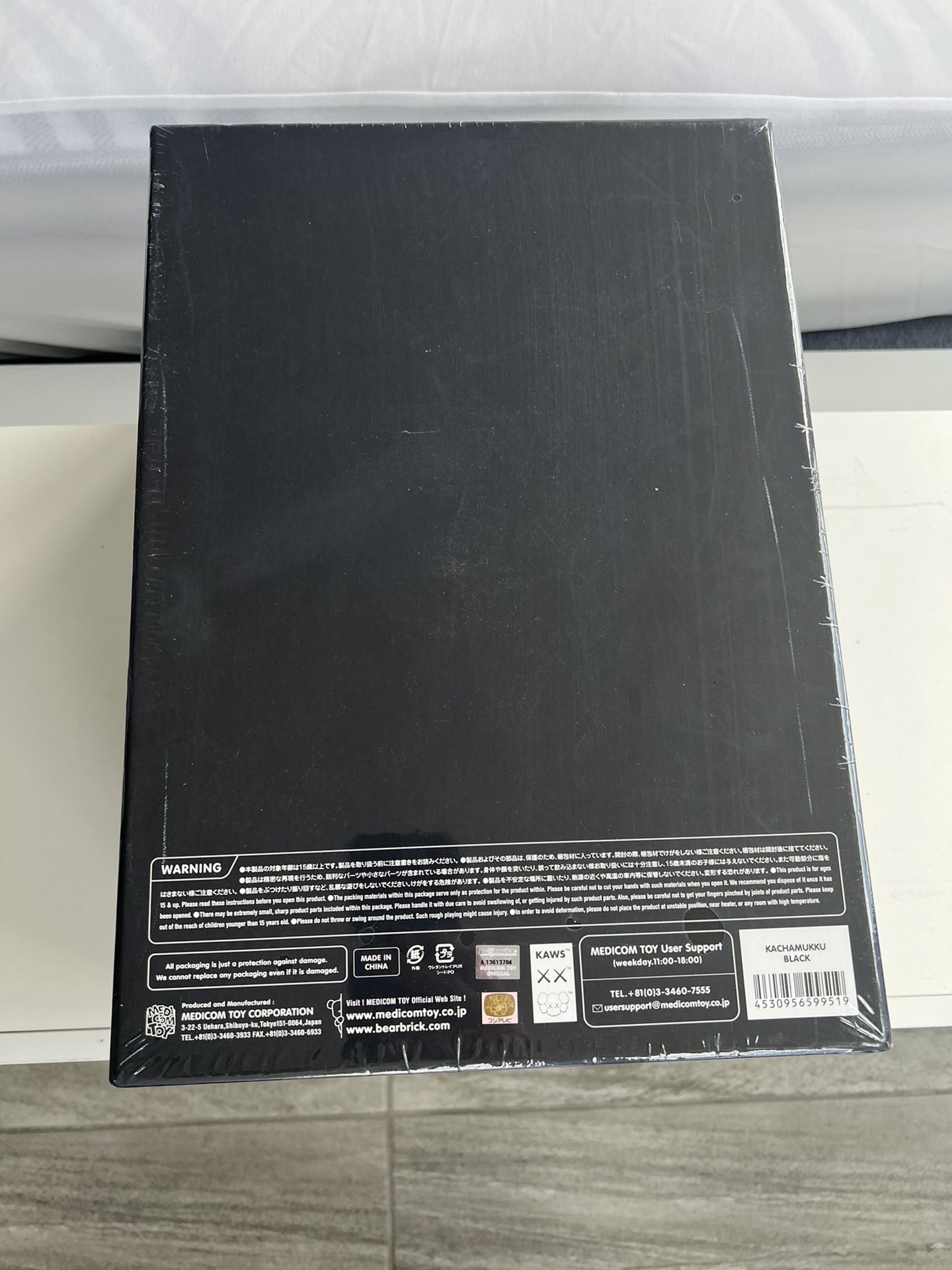 Onlineshop Cheap Canvas mia Kaws KACHAMUKKU Vinyl Kaws Figure Black 