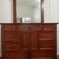 10 Drawer Dresser With Cabinet And Mirror