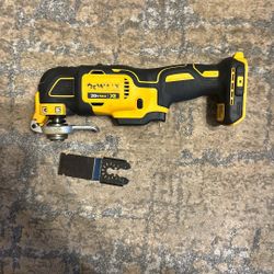 20V MAX* XR® BRUSHLESS CORDLESS 3-SPEED OSCILLATING MULTI-TOOL