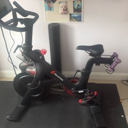 Peloton - Great Condition - STUDIO CITY