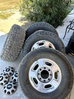 Chevy or Gmc 2500hd wheels $350 Zelle or Verdes 💵