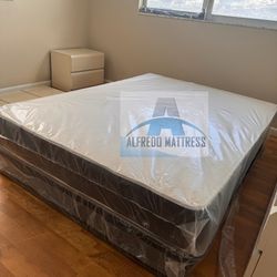 QUeen mattress regular set with box spring ( 2pc brand new)