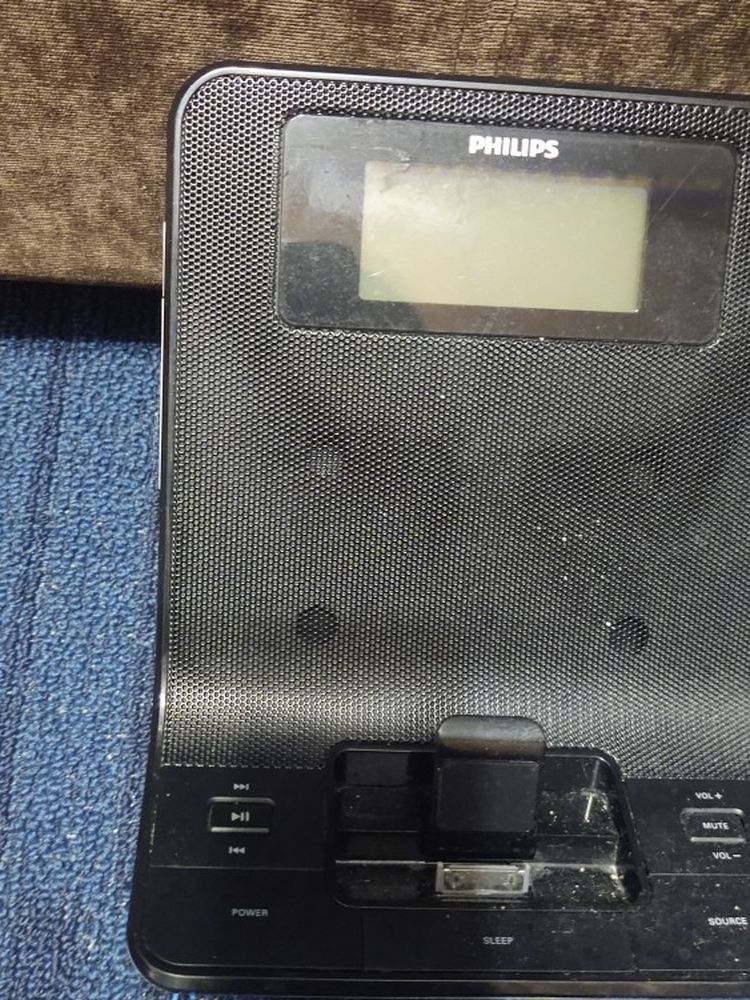 Phillips Ipod Clock Dock Speaker