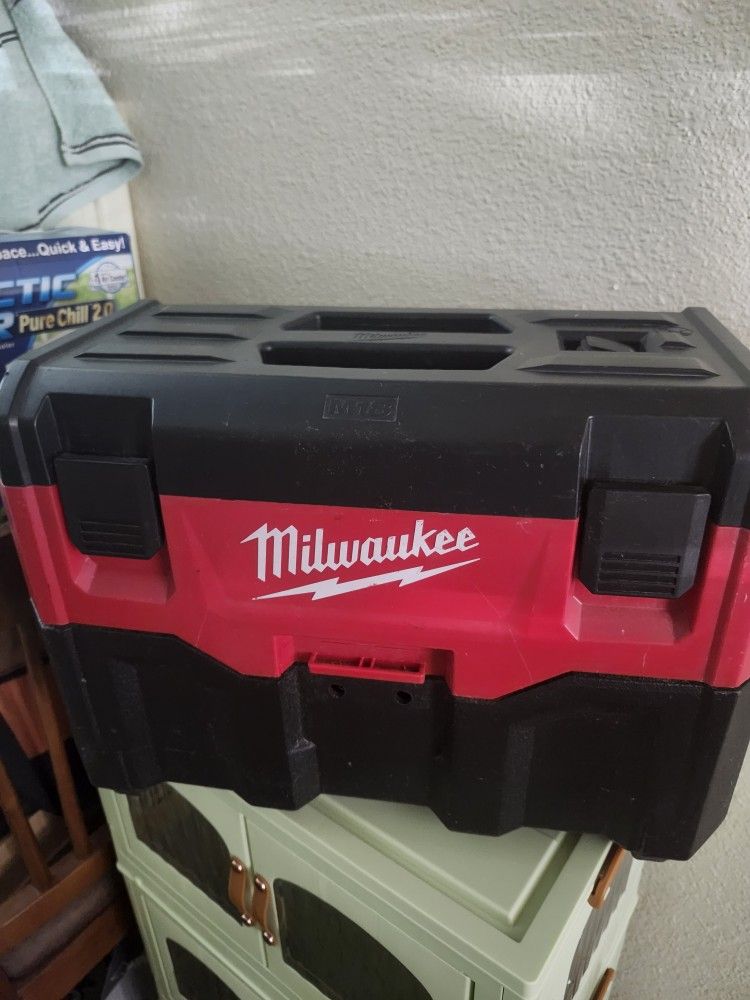 Milwaukee M18 Vacuum Not Working I Need To Be Fixed Or For Parts