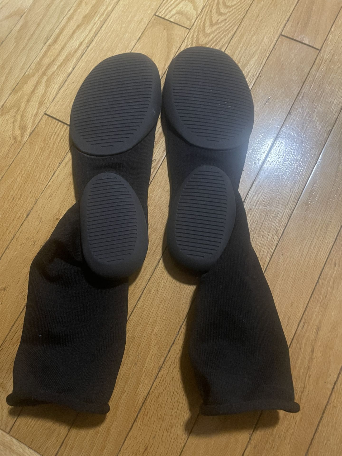 Yeezy Socks- Season 6