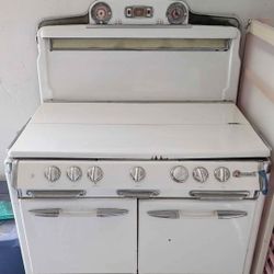 Okeefee And Merritt Stove, 39wide X 57 Tall