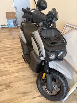 2024 150 cc scooter gas