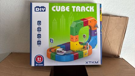 Cube track train toy set