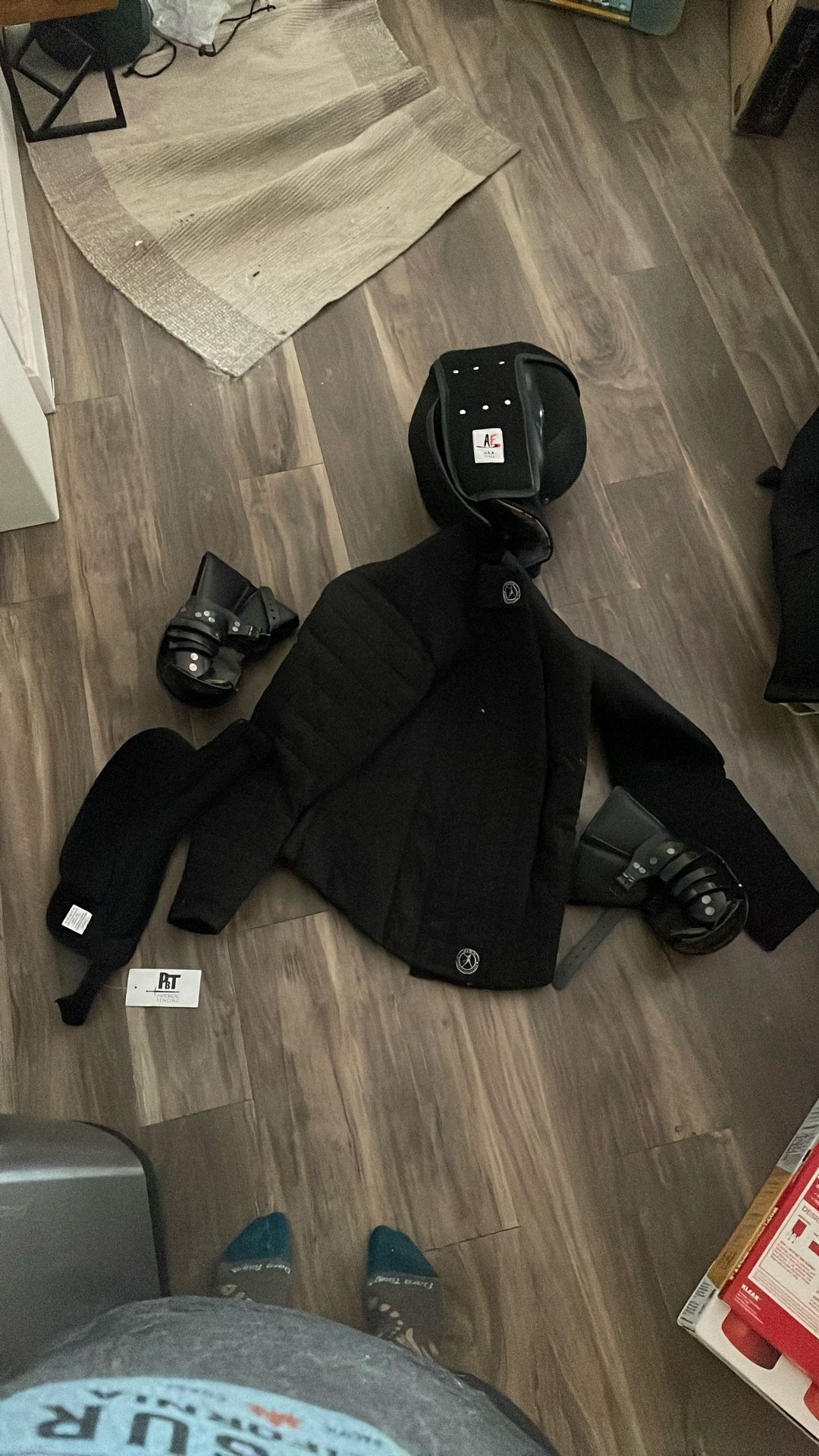 Fencing Suit: Helmet, Hema Throat Protector, Hand Protector And Specs Jacket