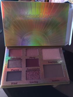 Paletas de maquillaje nuevas
