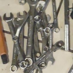 Bundle Of Craftsman Wrench's Assorted Sizes