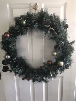 27” Lighted Christmas Wreath 