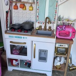 Play Kitchen 