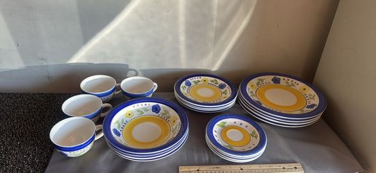 20 Piece Dinnerware Set