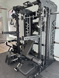 BRAND NEW COMMERCIAL SMITH MACHINE ALL IN ONE - FREE DELIVERY