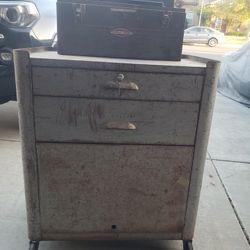 Vintage Craftsman Tool Box With Pressweld Tool Chest.