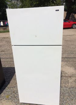 HotPoint Refrigerator