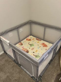 Baby Playpen with Play Mat