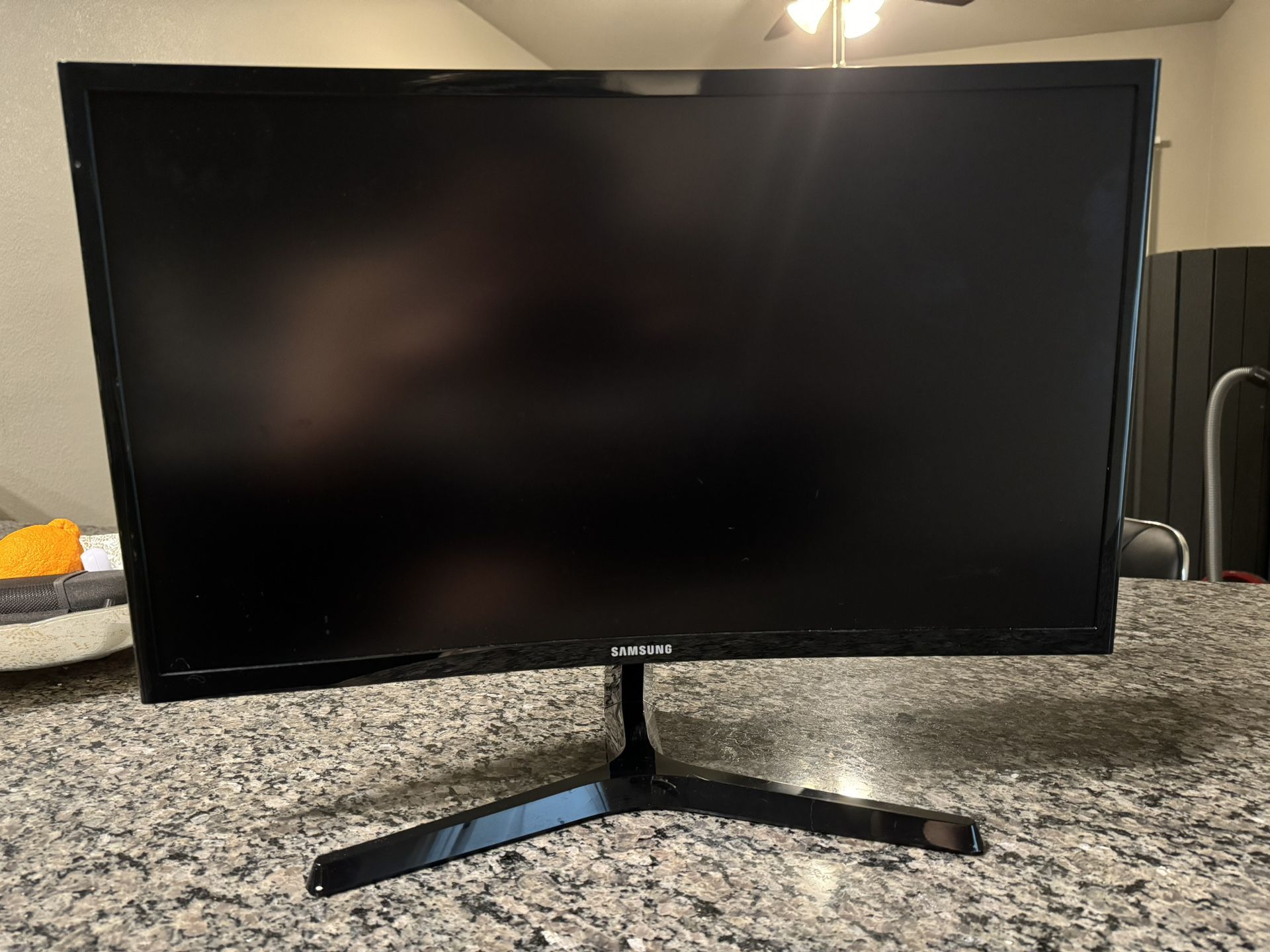 Samsung 23.5” CF396 Curved Computer Monitor