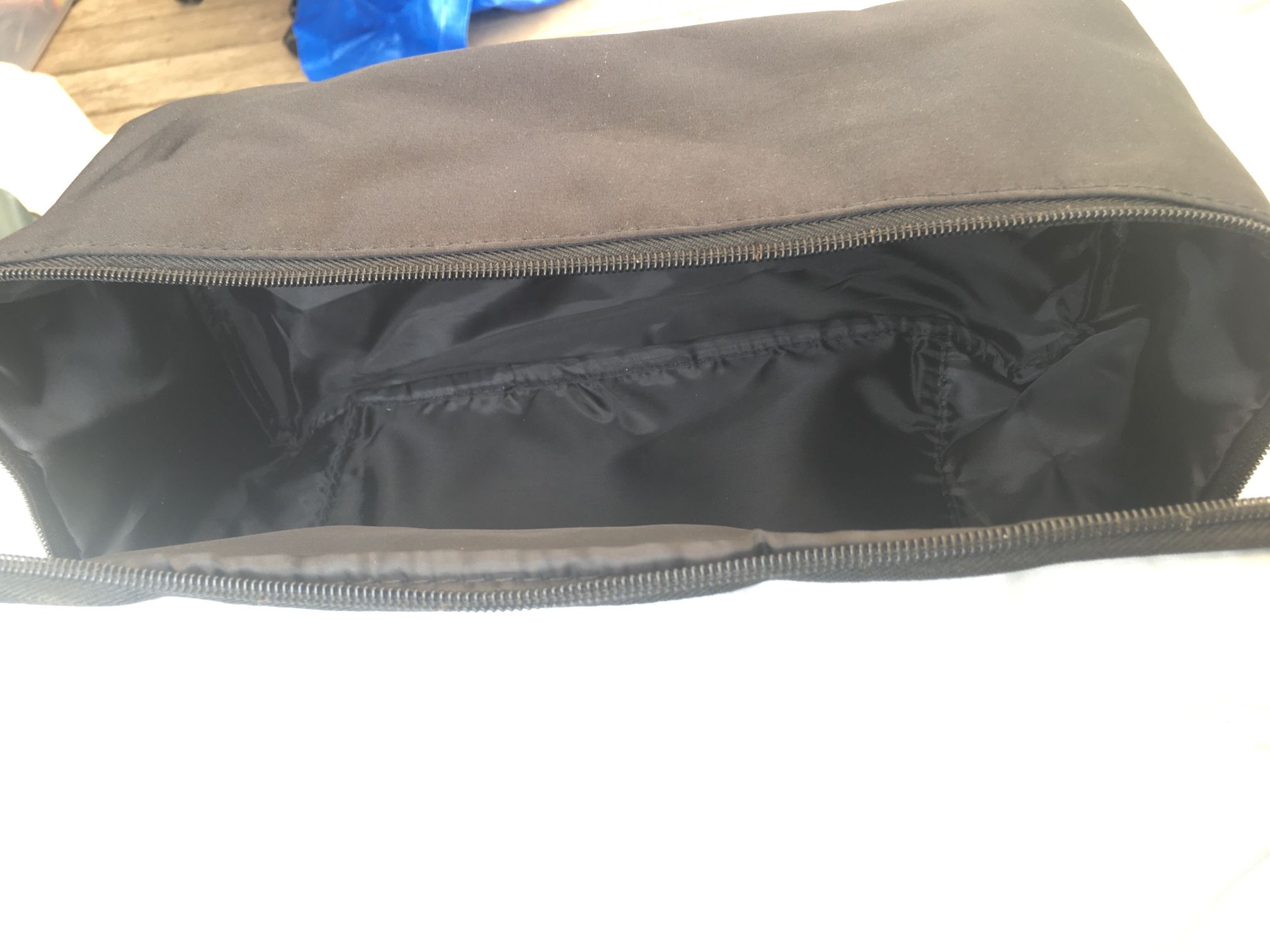 270.-Dsw Slim Backpack Carry Bag Zip Shoe Compartment