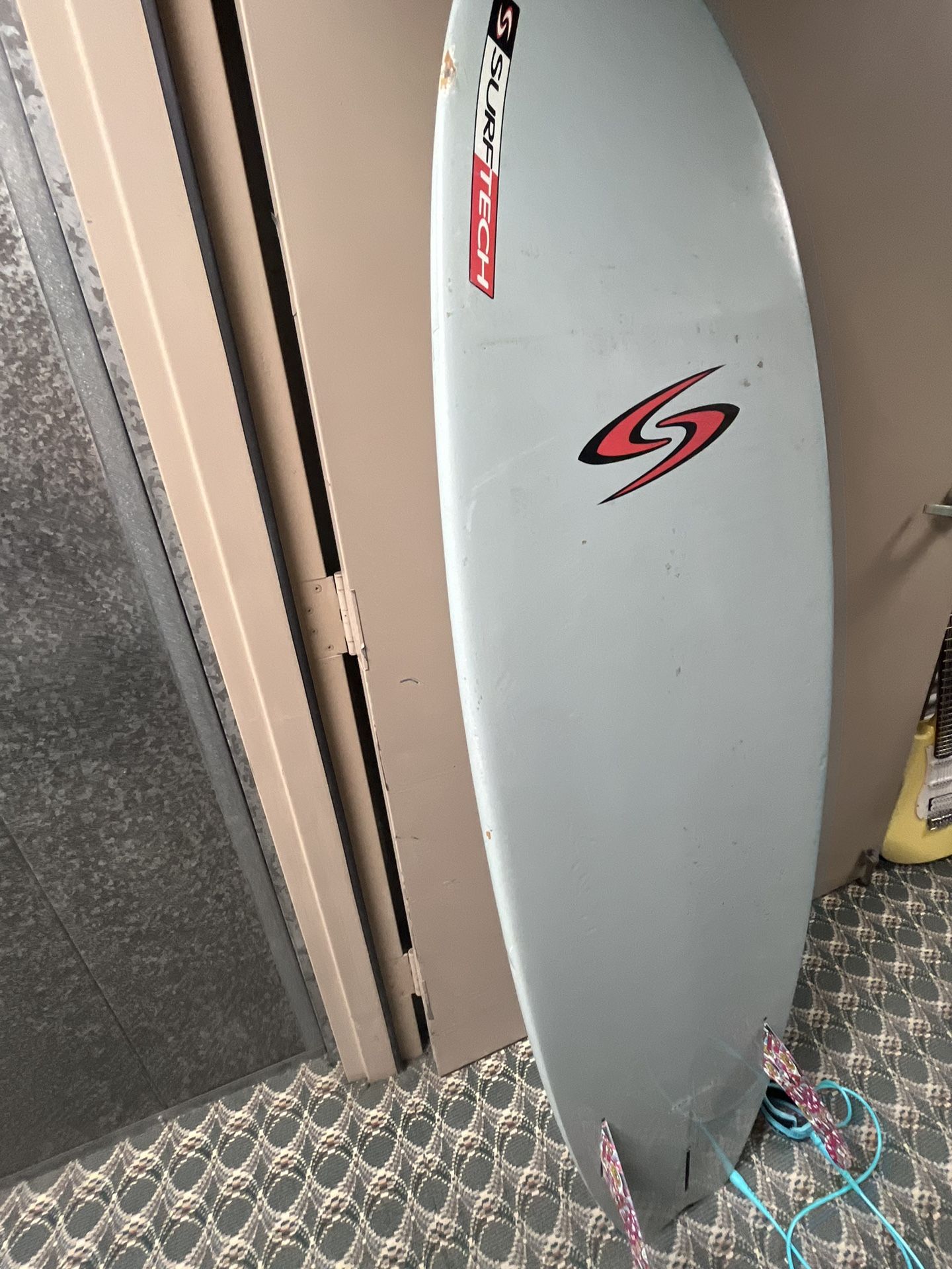 Surf tech Surfboard 5’11