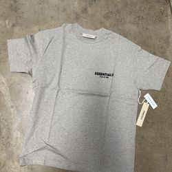 ESSENTIALS T-SHIRTS