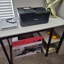 💻 Complete Home Office Setup: Desk, Chair, & Near-New Printer!
Price: $150 FIRM