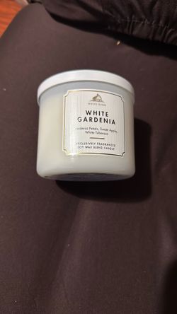White Barn, White Gardenia Brand New Candle, Asking $10