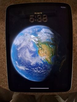 Apple iPad 6th Generation OS 26.2 128 gb (Brand New!)