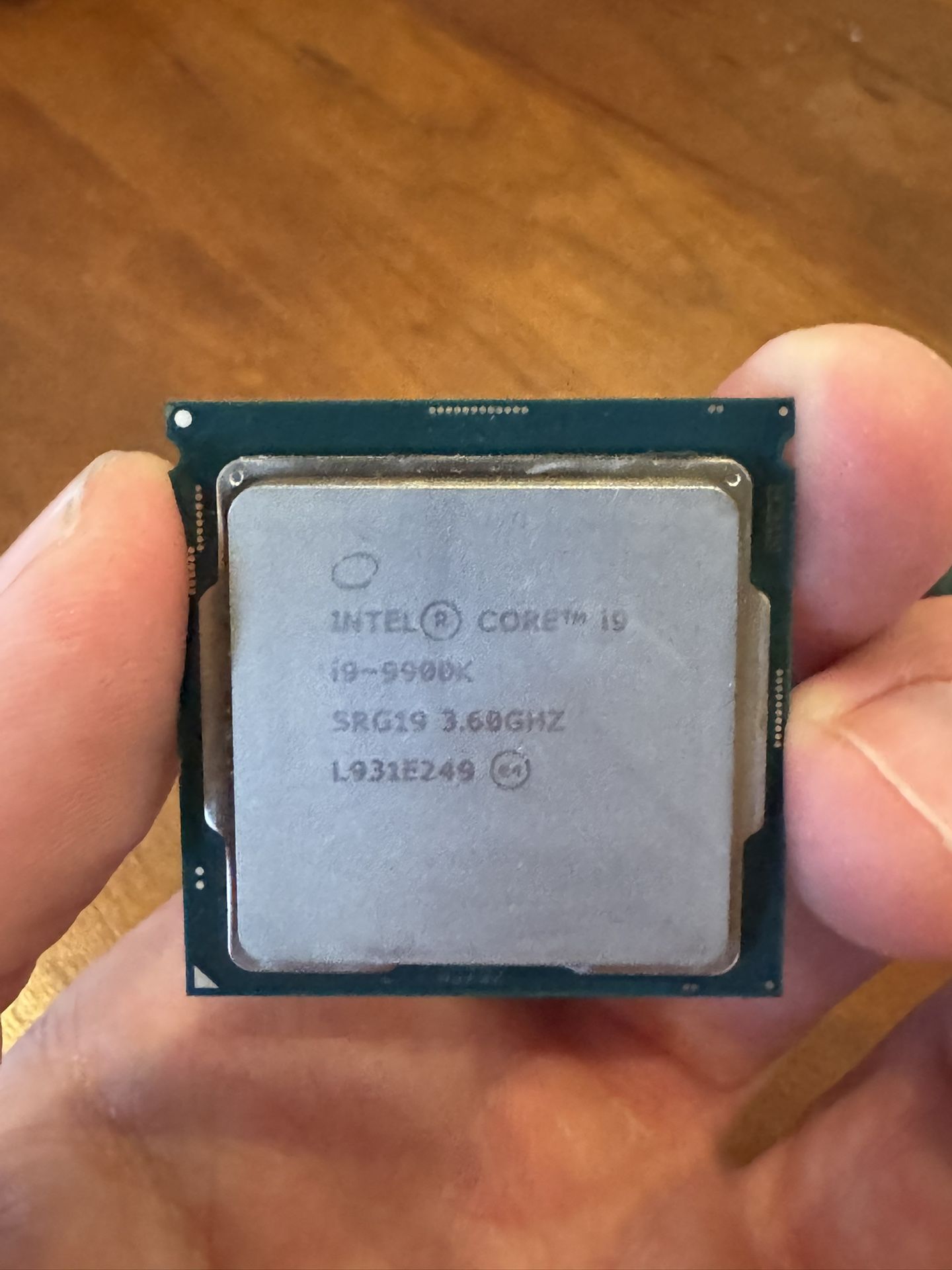 Intel Core i9-9900K 3.6GHz 8-Core 16-Thread CPU – LGA1151