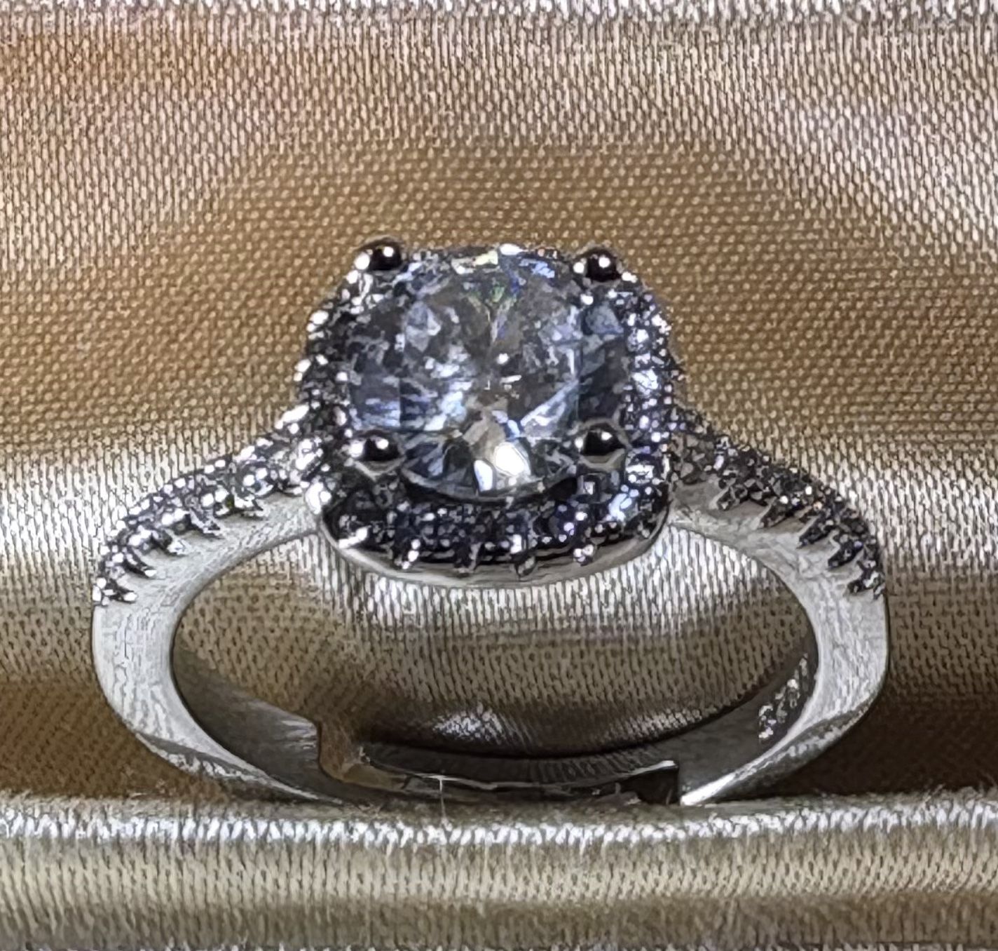 High Quality Moissanite Ring For Women Shiny Zircon One Carot Engagement Wedding Ring