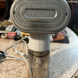 Conair Handheld Fabric Steamer – Wrinkle & Lint Remover (Portable, Fast Heat-Up)
