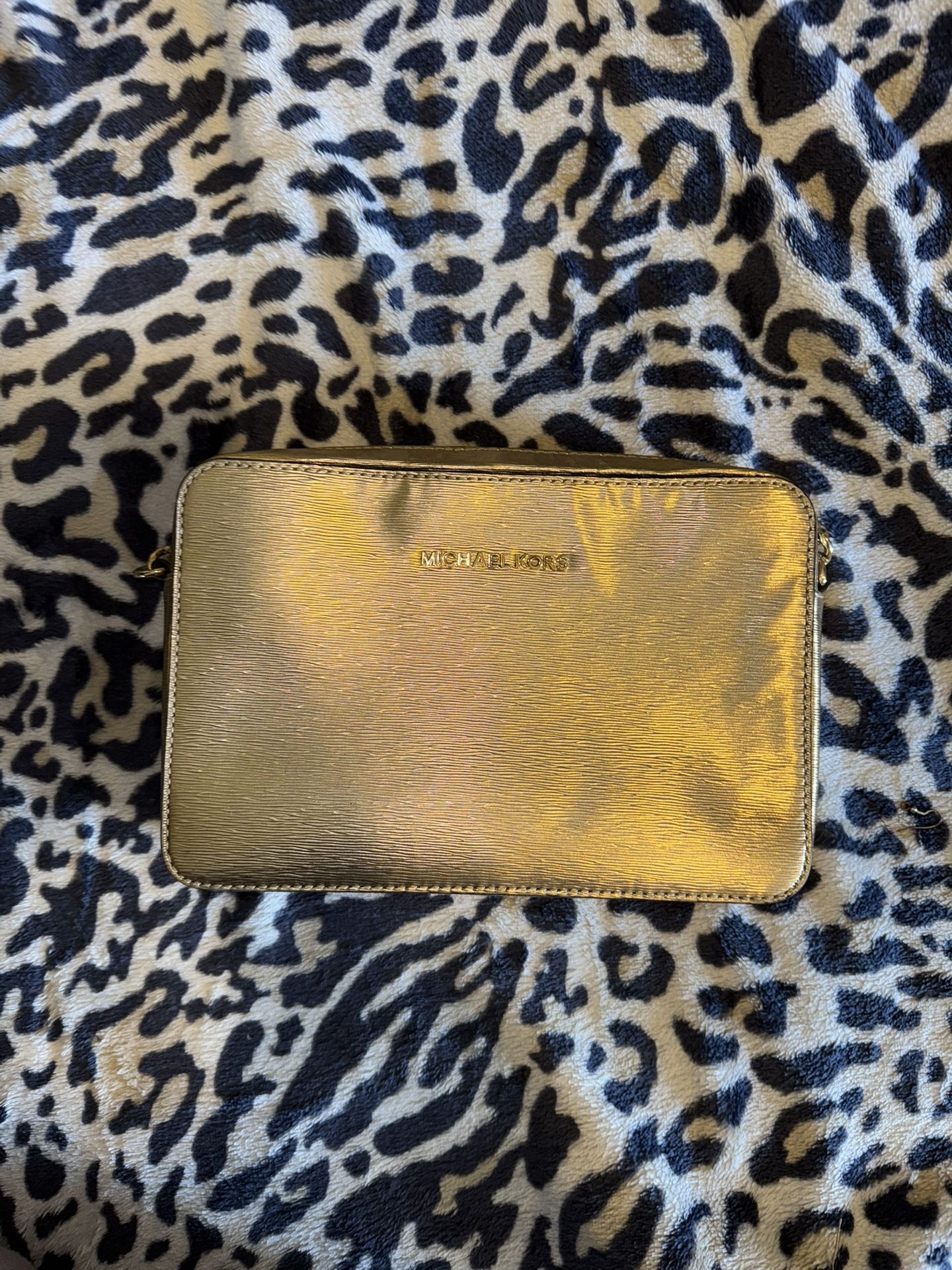 Michael Kors Crossbody GOLD IN COLOR & Details