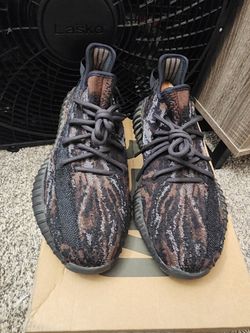 Used Yeezy 350 Size 8.5