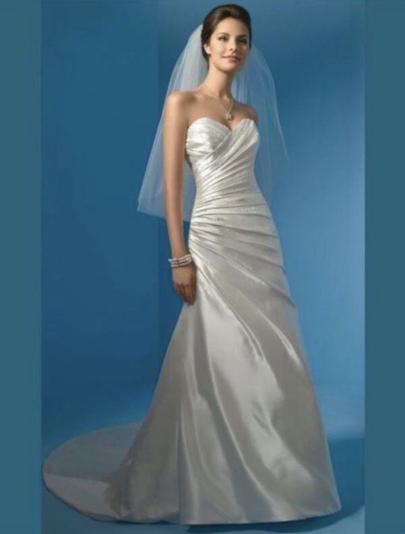 Vestido de novia ( wedding dress) Size Small