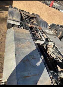 PETERBILT 567 CNG TANKS FOR SALE – BOTH WITH CASINGS – EXPIRE 2035 🔥
