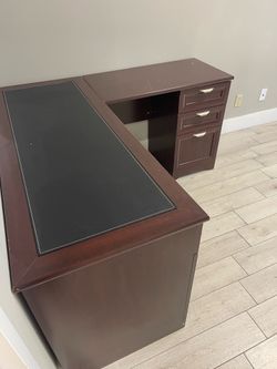 Free desk