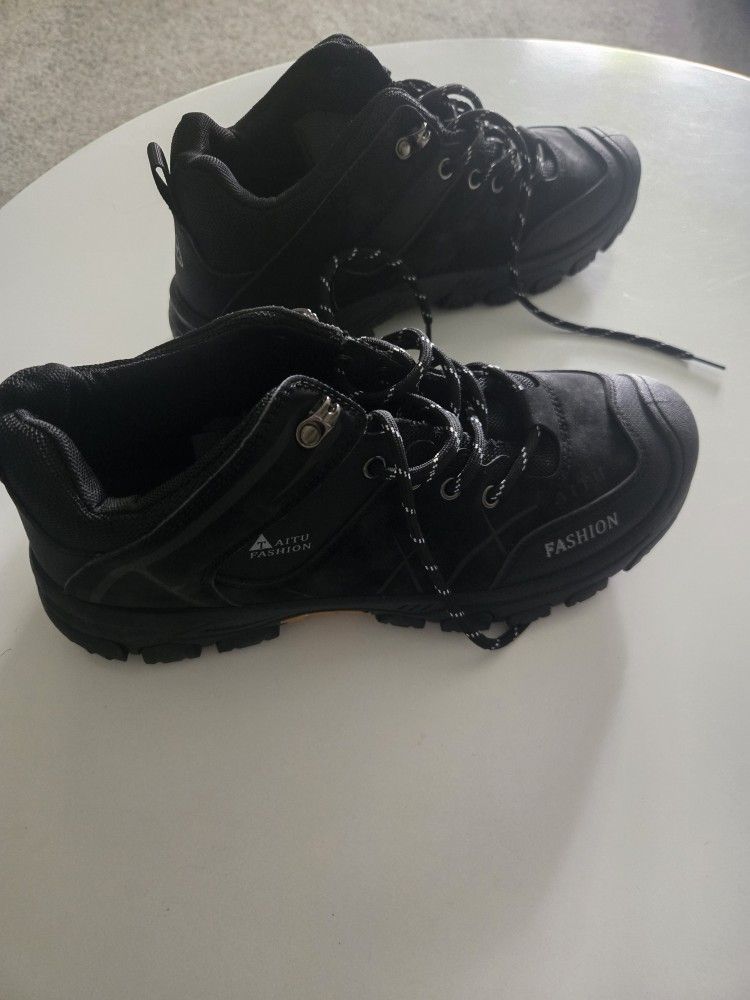 Light Weight Work Shoes