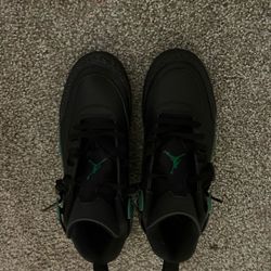 Jordan Spizike Low