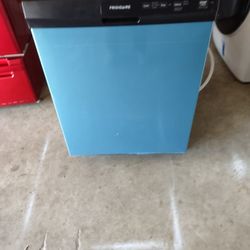 Dishwasher Frigidaire New 