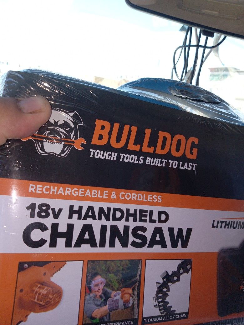 18 Volt. Chainsaw