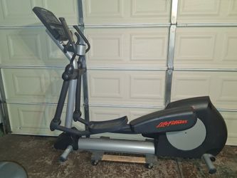 Life Fitness Elliptical 