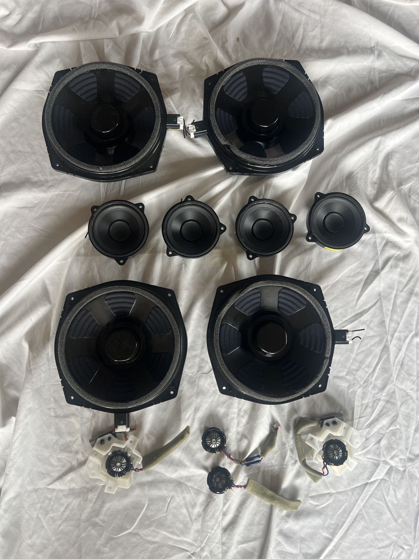 Range rover speakers