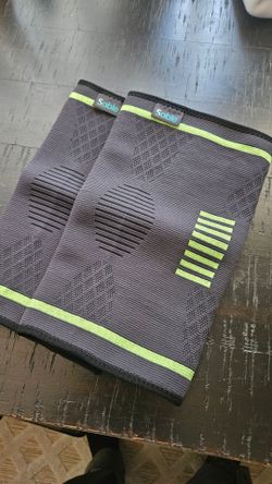 Sable Knee Braces / Sleeves – Pair (Gray/Lime Green, Compression Support)
