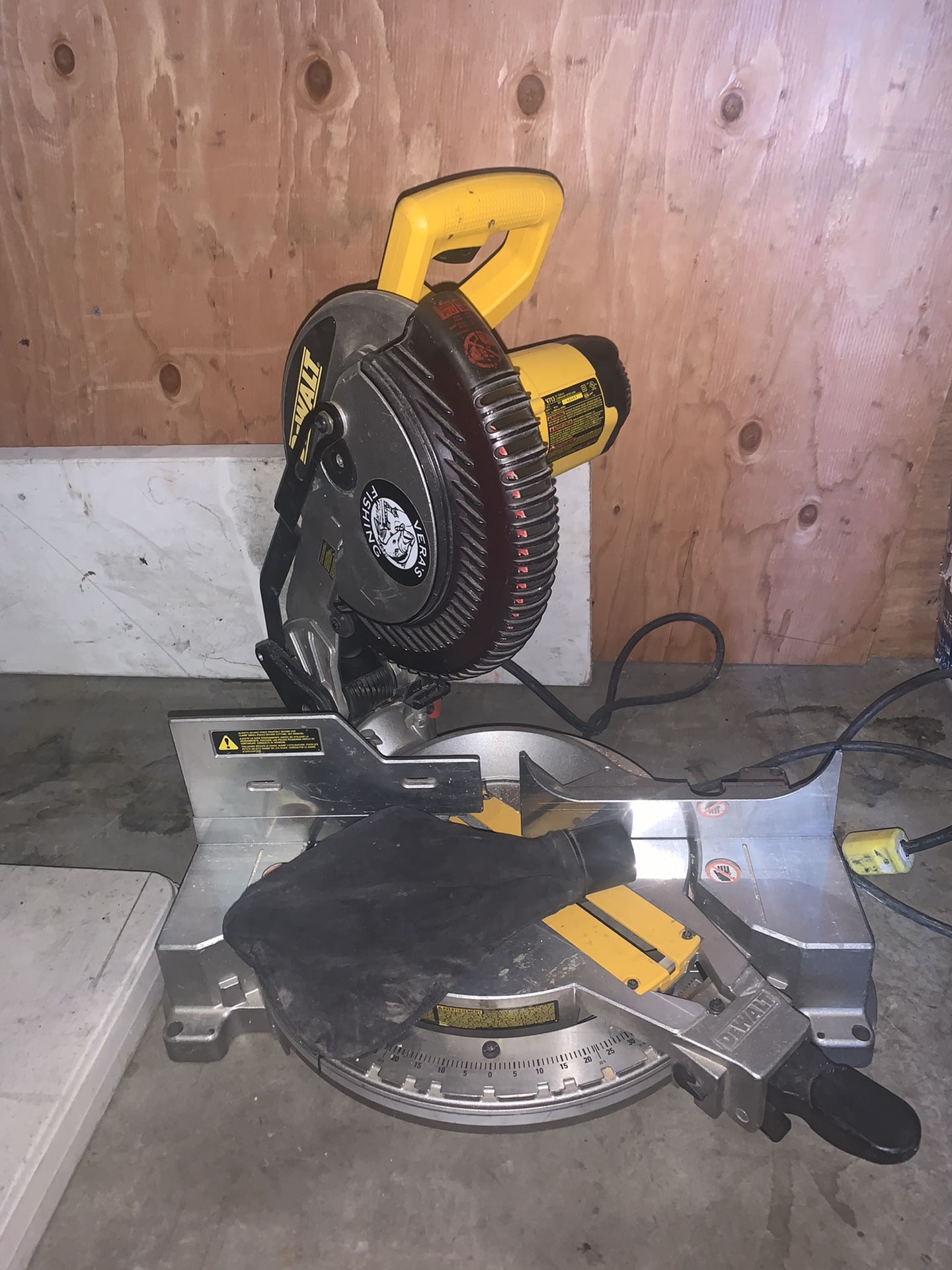 dewalt miter saw