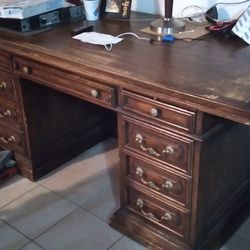 Sligh Desk With Hardwood Top