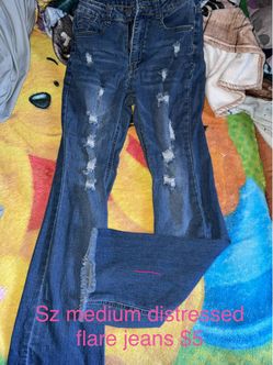 Juniors distressed jeans