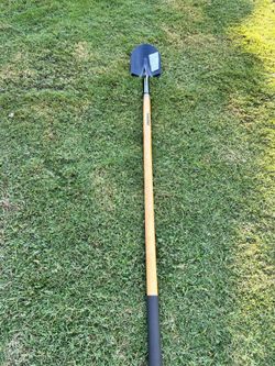 Shop Husky
47 in. L Wood Handle Floral Carbon Steel Digging Shovel with Grip